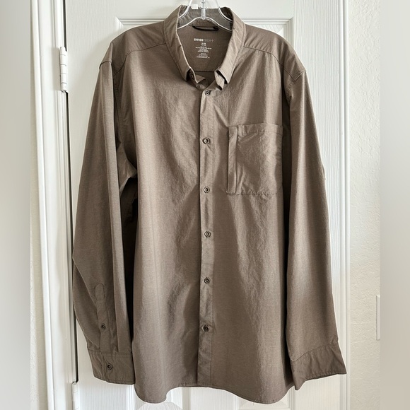 Swiss Tech Men's Dove Long Sleeve Button Down Shirt, Size XL (46-48) - Picture 1 of 9